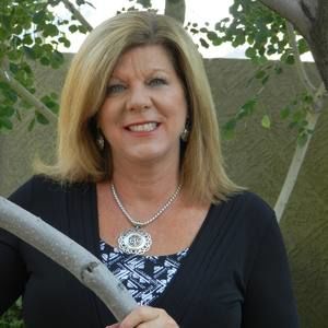 Meet your Posher, Carolyn